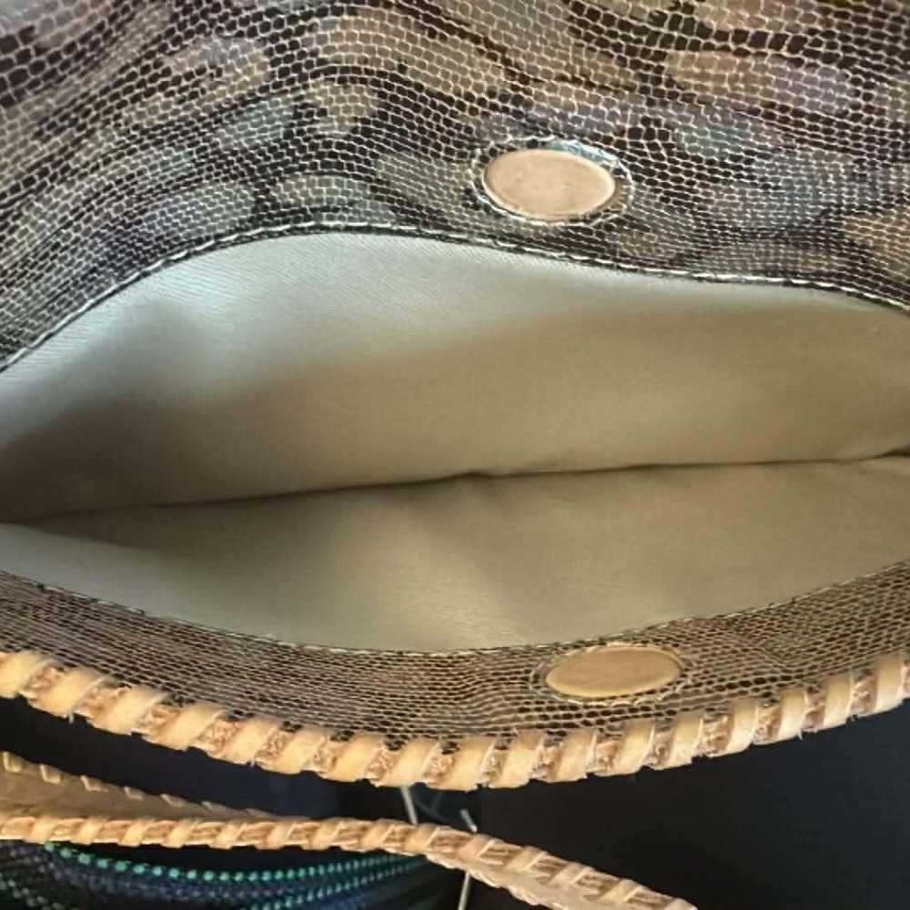 Almost new Consuela IRIS Chrissy style crossbody bag - Picture 5 of 8